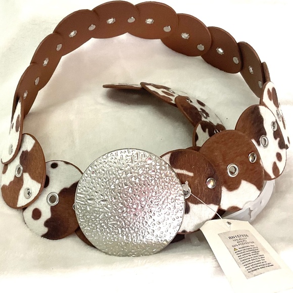 White Brown Cow Print Western Faux Cowhide Large Round Silver Buckle Belt - Picture 2 of 7